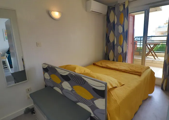 Magnifique 30m² Rénové Avec Terrasse, 2 Pièces Pour 4 Personnes à - Fr-1-472a-312 Appartement