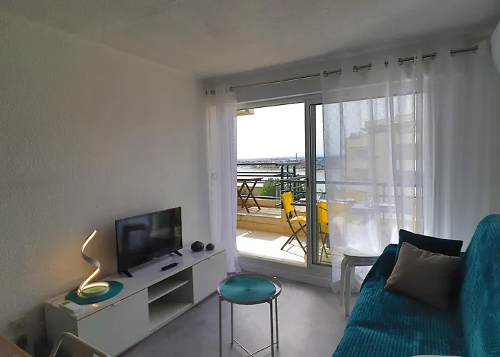 Magnifique 30m² Rénové Avec Terrasse, 2 Pièces Pour 4 Personnes à - Fr-1-472a-312 Appartement *